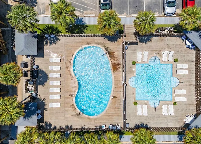 Poolside With Access Holiday home *
